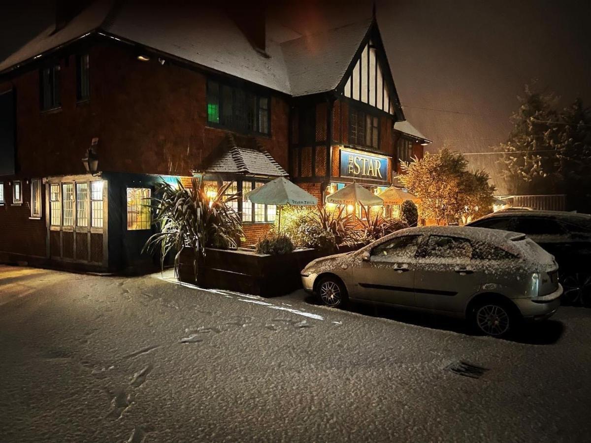 The Star Inn Lingfield Exterior photo